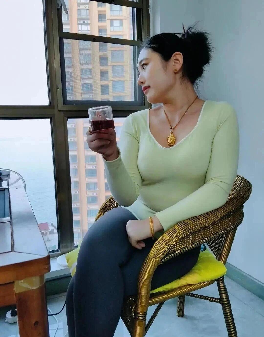 年少不知阿姨好