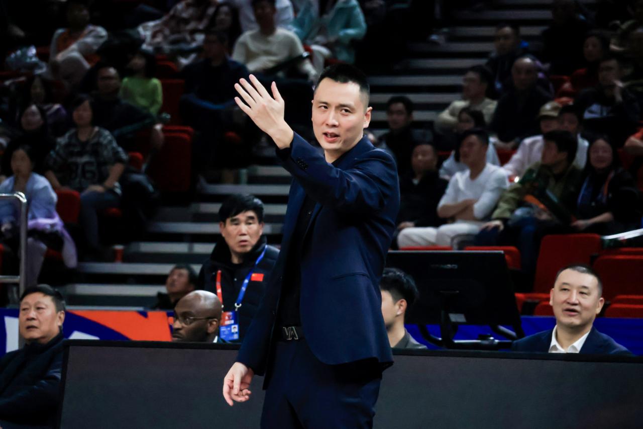 提前锁定季后赛！在上场遭遇战，当上海队以112:80成功客场掀翻山西球队之后，这