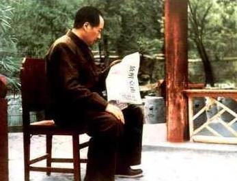 1951年-1952年，卫生部发布限制性政策，以西医标准考核中医，同时裁撤部分中