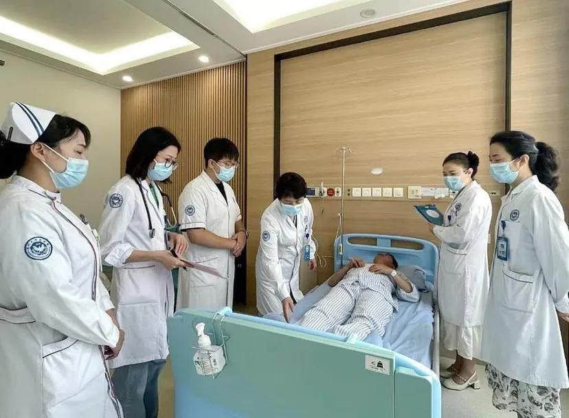 看到个检查结果，真是惊的我下巴都快惊掉了。深圳一位54岁的王叔，被老婆硬拉着去医