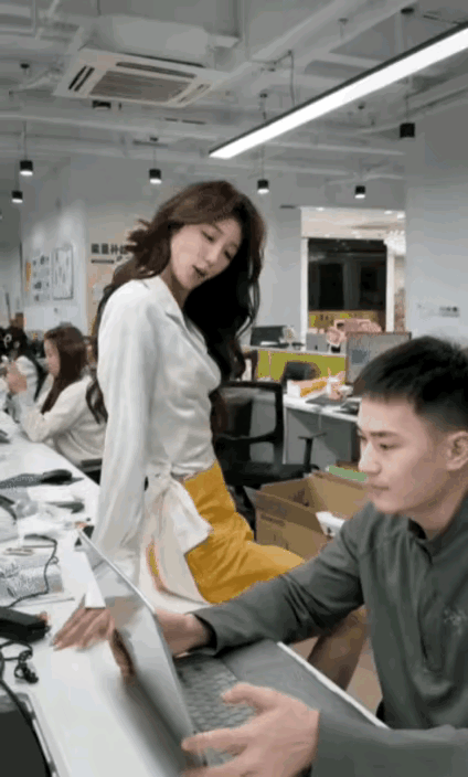 女员工的话，怎么办？[呲牙笑]