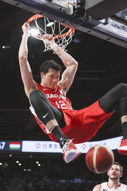 日本媒体人：如果裁判吹得正常一点，日本男篮可能是一场惨败在近期的篮球赛事中，日