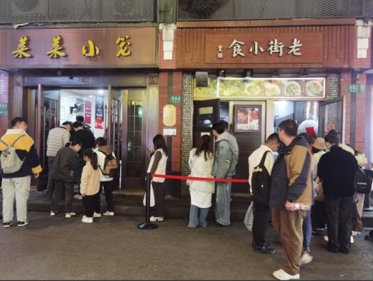 憋了几个月的大招终于亮出来了！9月10日这天，阿里旗下的高德地图甩出了酝酿