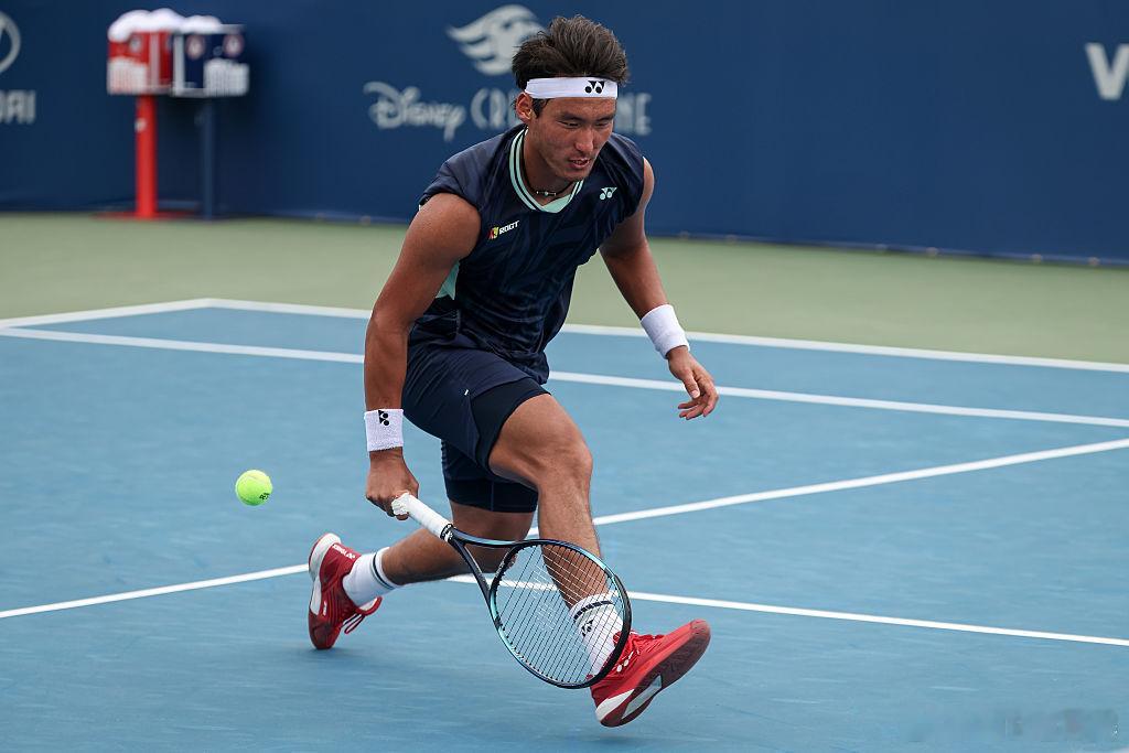 布云朝克特获开门红✌️ATP1000多伦多大师赛首轮，中国选手布云朝克特以7-