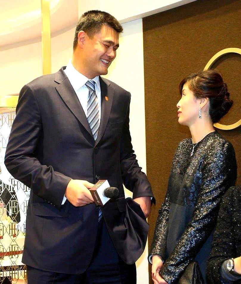 [点赞]都以为姚明娶了叶莉是享福，我告诉你，他每天回家都要“受罪”，你想象一下