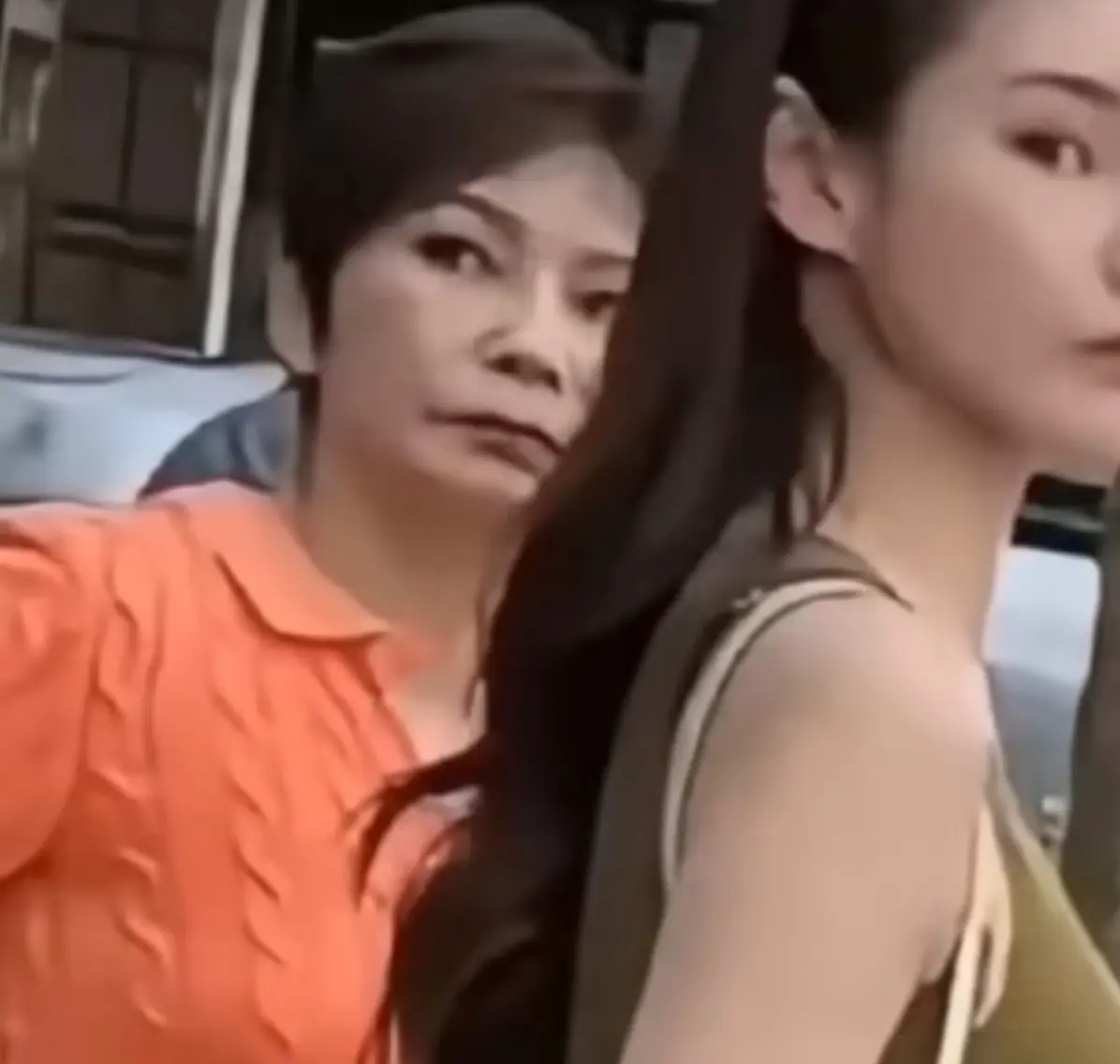 马筱梅整容前，跟她的母亲长得像不像？