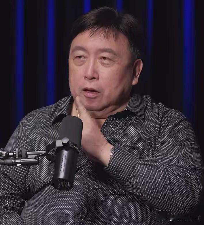 王晶说，赌球全世界的球都是假的，为什么什么花那么多钱，十个亿人民币去买一个球员，