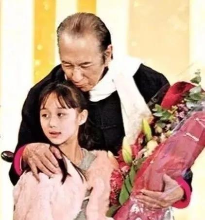 成功人士的必要条件就是精力充沛吧！宗庆后72岁的时候又有了小儿子，小儿子宗继盛