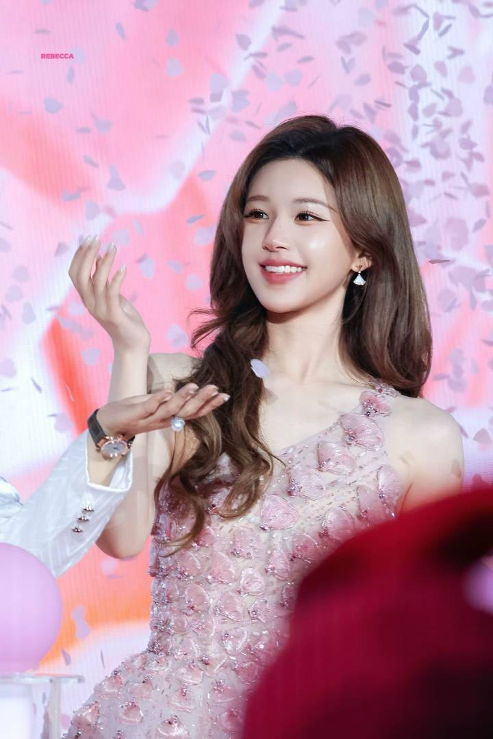 三场活动美出三种感觉，这个赵露思好强的可塑性，露思最近状态太好了