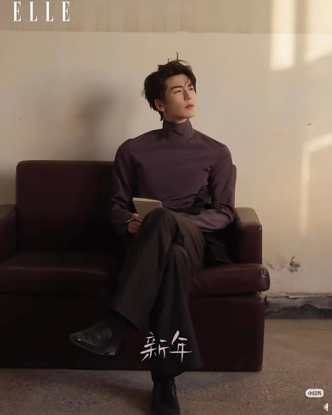 这就是张凌赫粉丝每天催磕的杂志造型嘛造型师给点力吧这啥鸡窝头