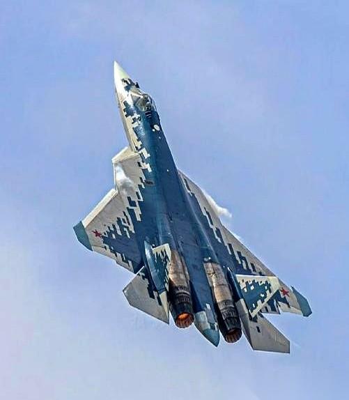 俄罗斯那架号称顶尖的苏-57战机，有个致命的秘密。它的命脉，竟然被几千公里外的韩