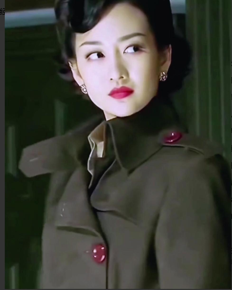 1940年，军统女特工丁履贞，递给汉奸情人傅胜蓝递一杯水时，手忍不住抖，傅胜蓝一