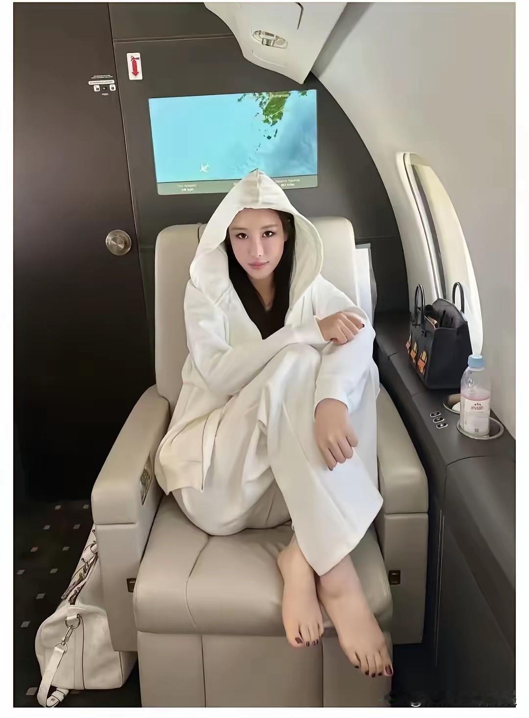 不得不说，公众场合，这样好吗？