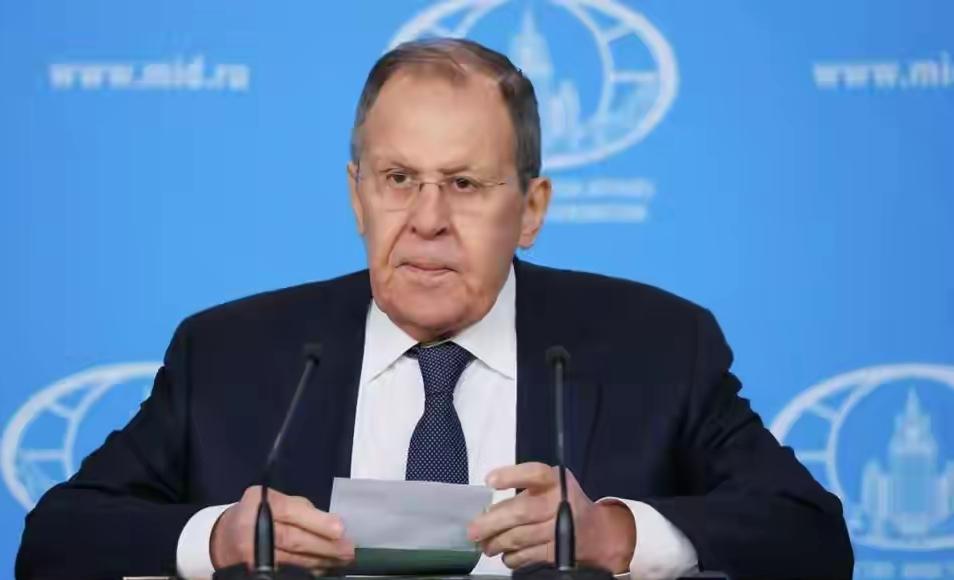 俄罗斯的梅德韦杰夫与扎哈罗娃都是言辞犀利之辈，没想到拉夫罗夫也不落下风。1月