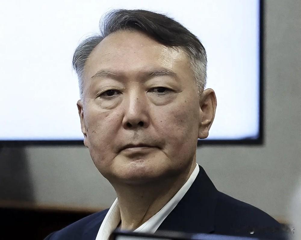 尹锡悦心里很清楚自己会判多少年！作为一名前检察官，这可是他的看家本领！韩德洙被