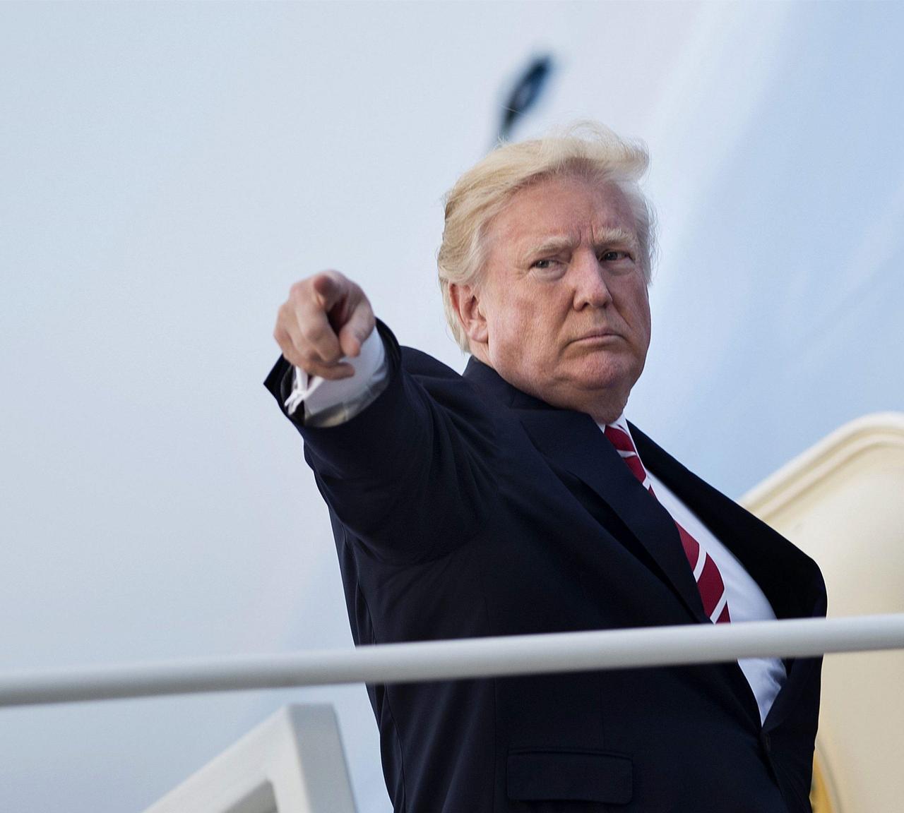 快讯！九三阅兵前，特朗普撂下狠话威胁加税200%，这次中方一点面子都没有给！九