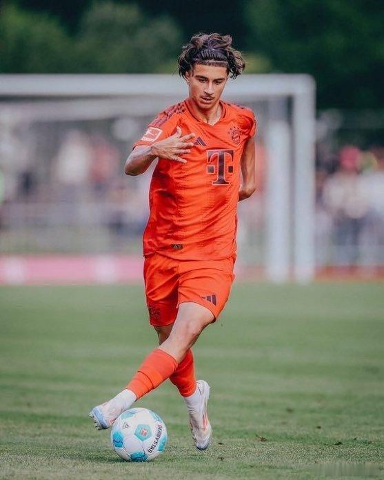 好消息！迪马济奥：尤文图斯即将签下拜仁的小将阿丁·利奇纳。拜仁将获得未来转会费的