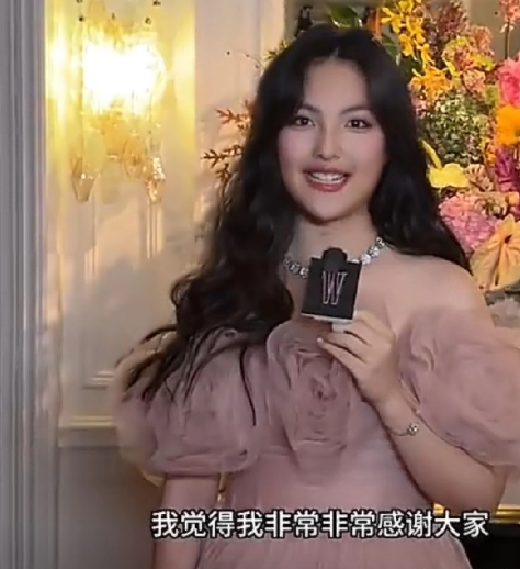 李湘处理危机公关的能力太弱了！10月5日，李湘带着王诗龄参加活动，在活动上王诗
