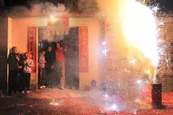 让人羡慕，山西的年味又来了！12月16日，山西一则通告引爆舆论场，明确废除禁止生