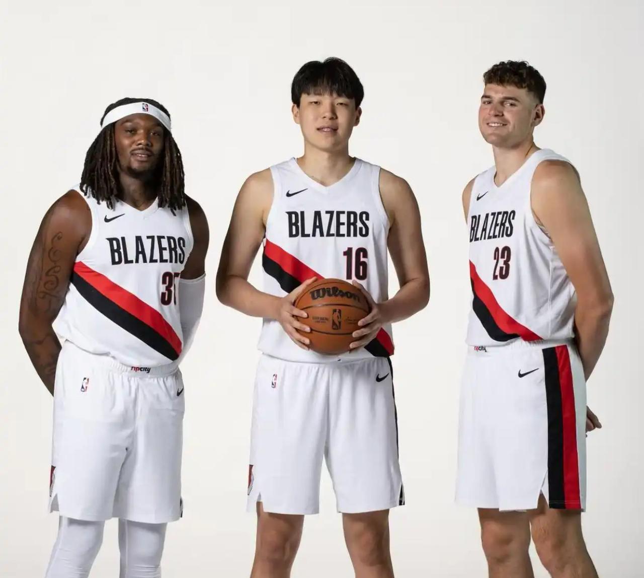 饭要一口一口吃，球要一场一场打，小杨切莫心急！只要打好基础，早晚会上位！