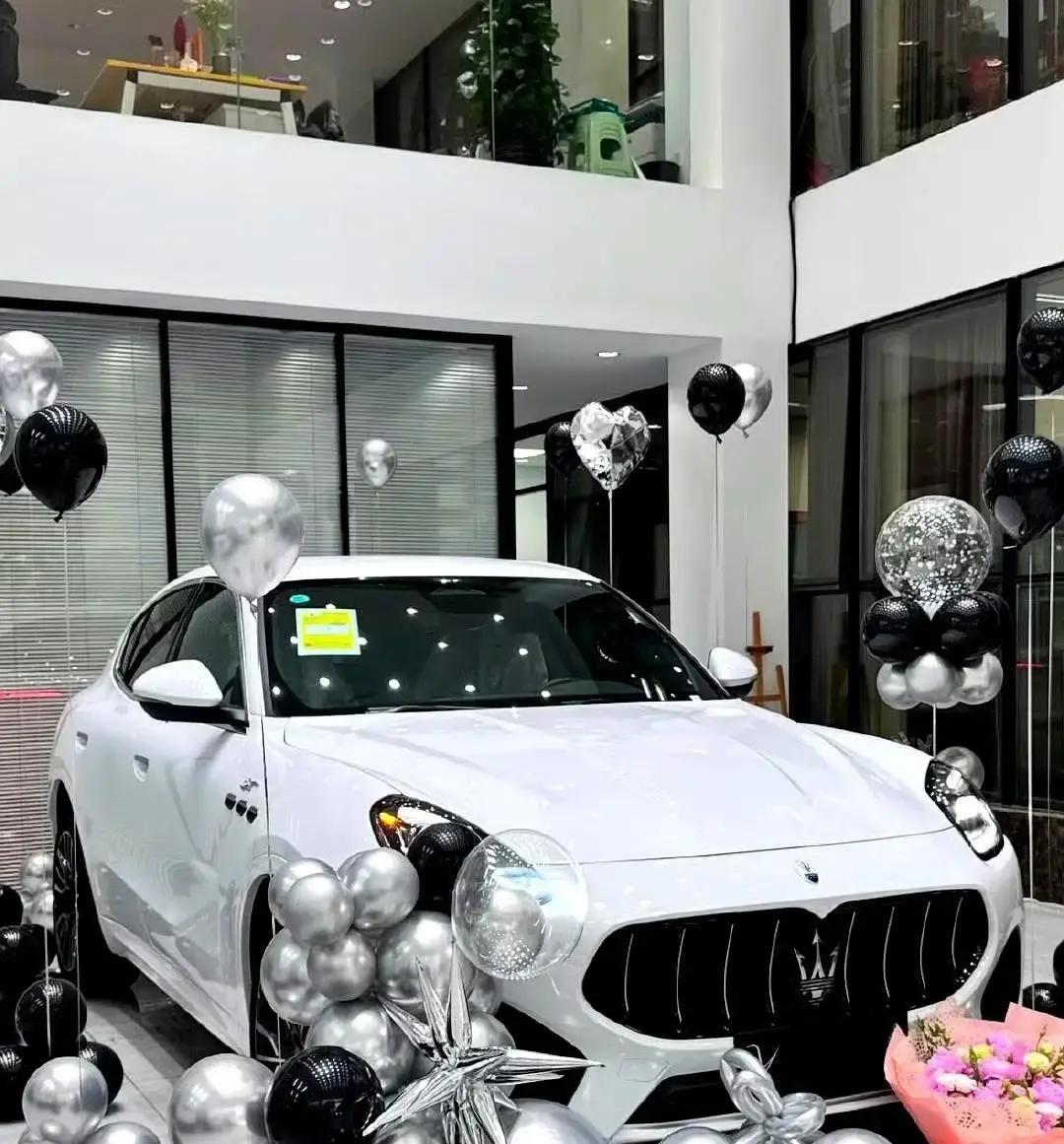 有人花40万买了辆二手玛莎拉蒂，图个面子，结果第二年保险直接飙到3万5，小保养一