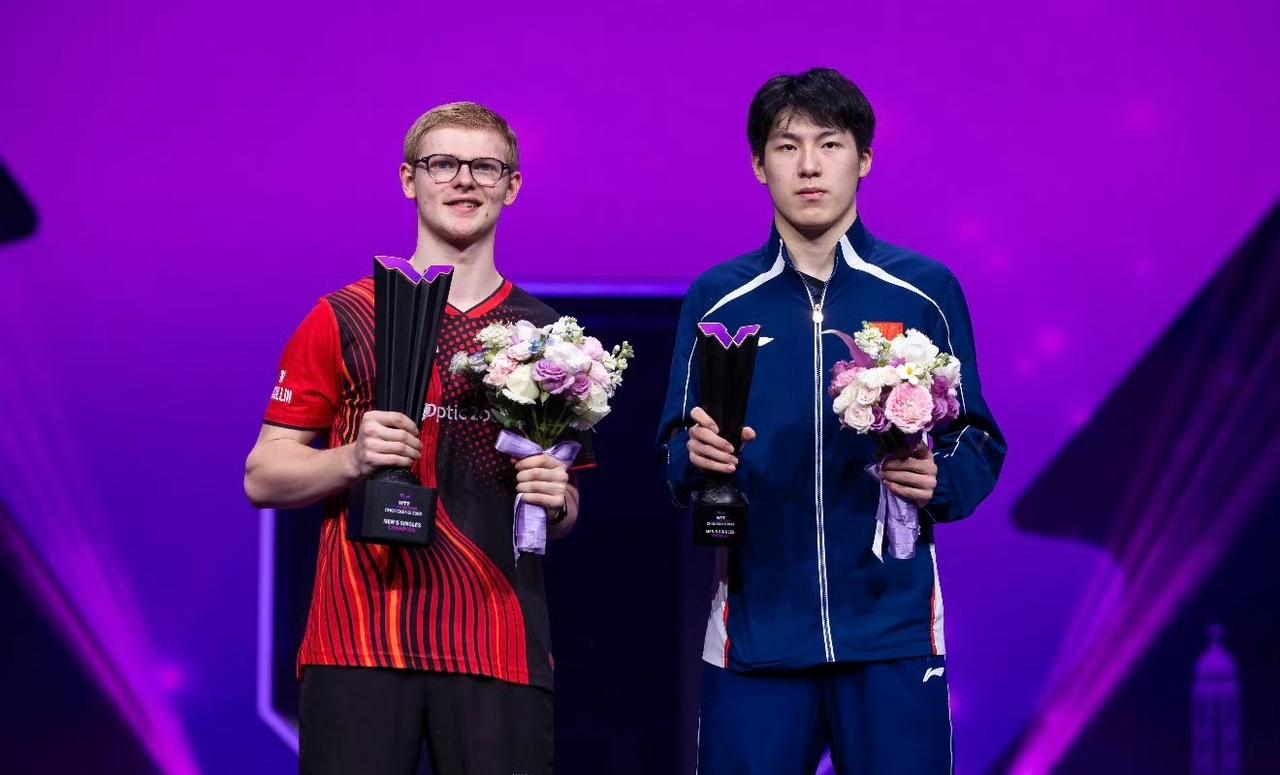 有没有发现？温瑞博输球，大家都在夸他，而蒯曼输球，很多人都在失望吐槽...