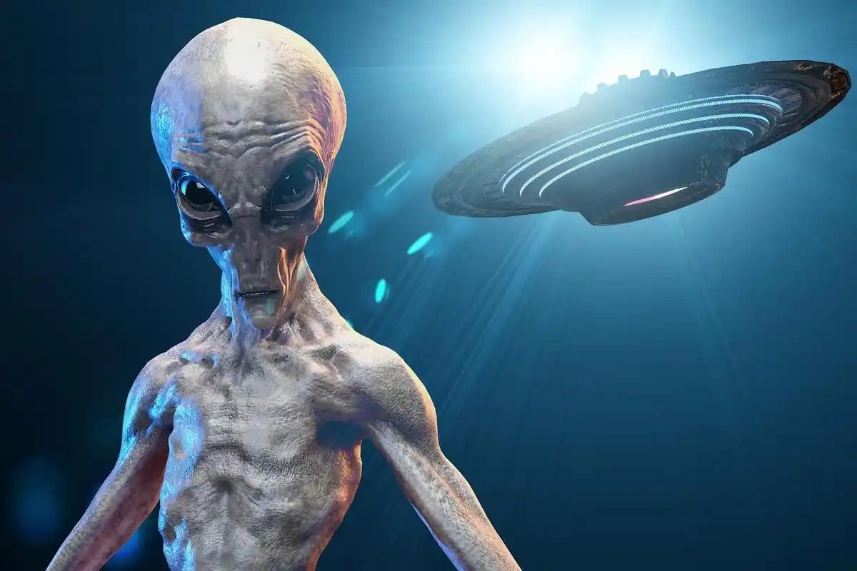 别被美国公开UFO文件给骗了！表面看是白宫、NASA大方公开机密，实则漏洞百出。