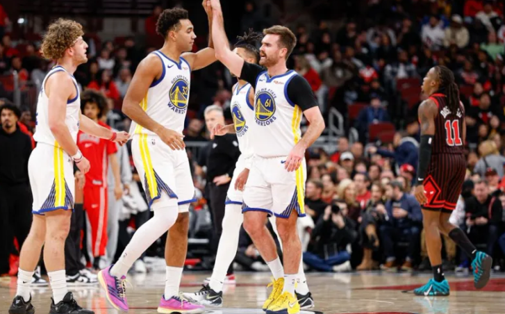 勇士球员帕特-斯潘塞今天接受了采访，谈到在库里回归之后他的角色。斯潘塞表示：“