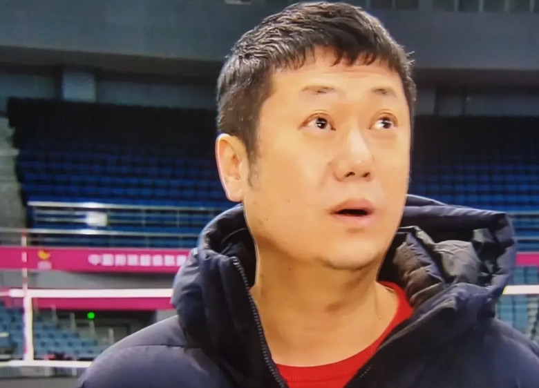 【说白了，就是没有能力突出的队员】赵勇指导在输给波兰女排之后说，队员很拼，进步