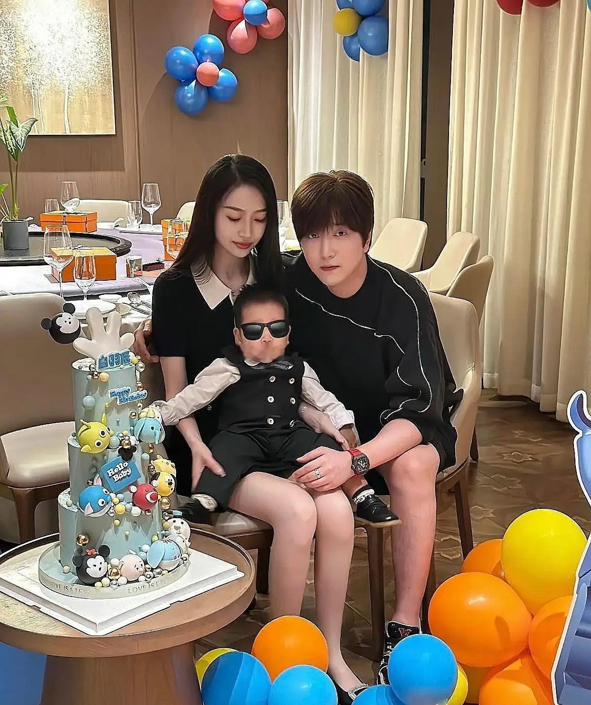 白冰被查，最慌的现在估计是他的老婆了。交了1800多万的罚款，虽然不坐牢了，但他