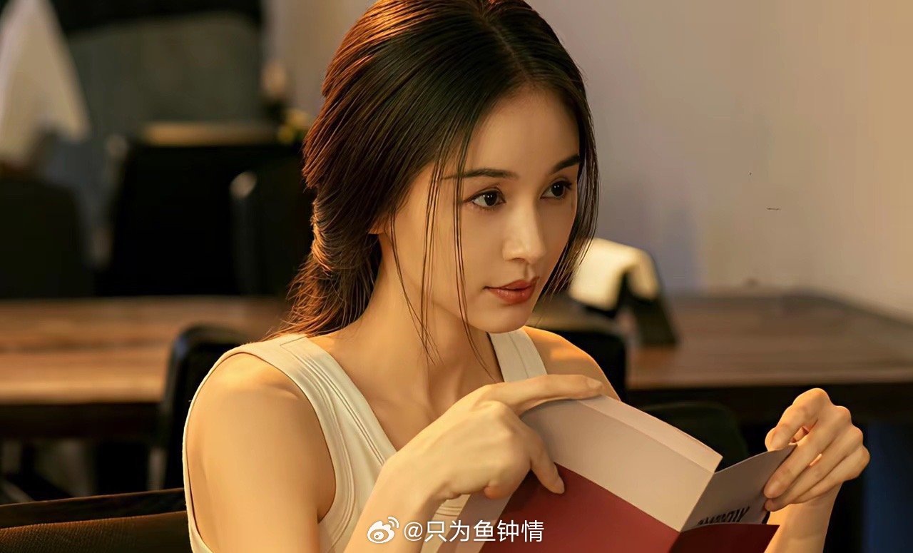 我一直以为王子文留短发是因为个子不高谁能想到居然是因为做自己，不爱装！官方身高只