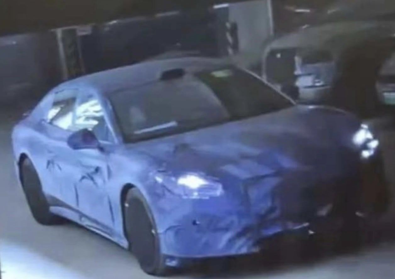 继续进攻高端轿车！方程豹轿车测试车终于出现了，看造型挺动感。对方程豹的设计还是很