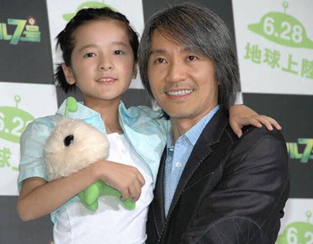 【首发】2008年，主持人问周星驰:"听说你把徐娇收做干女儿了？"周星驰说:"假