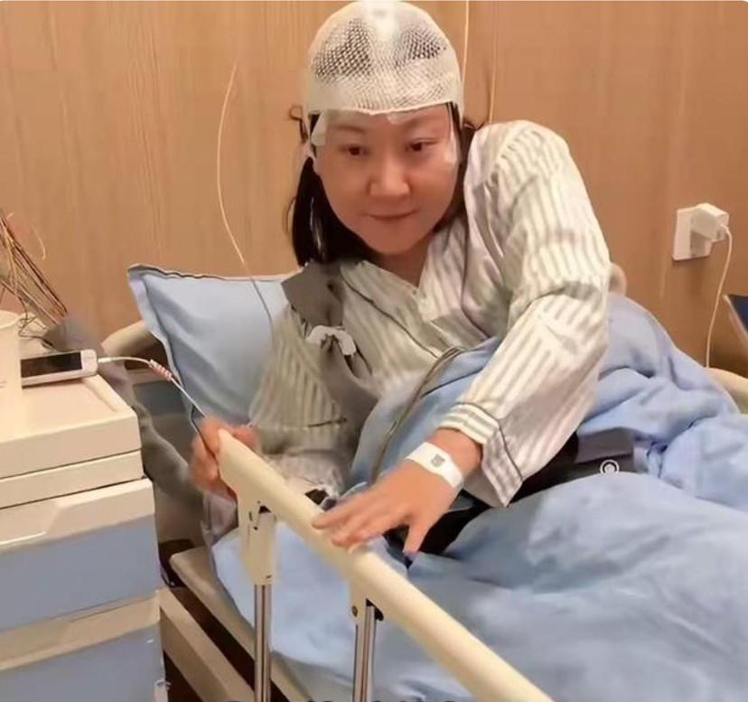 本来王暖暖晕倒以后在医院里，都已经摆好架势了，以为会和公司有一番争的，因为如果解