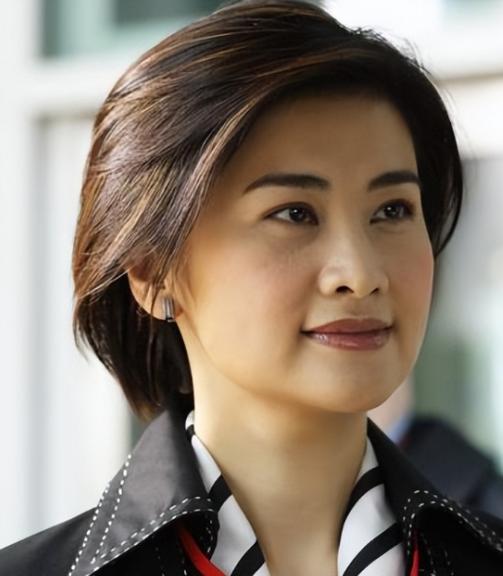 2000年，知名主持人吴小莉来到浙江，见到了自己同父异母的哥哥，她见哥哥家徒四壁