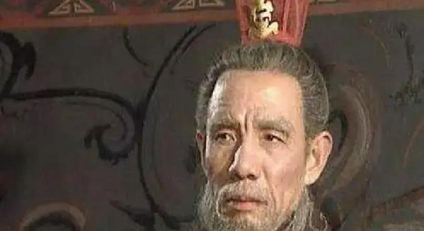 司马懿临终前递上一碗毒酒，对司马昭说：“喝了它，你哥继位。”司马昭二话不说端起来