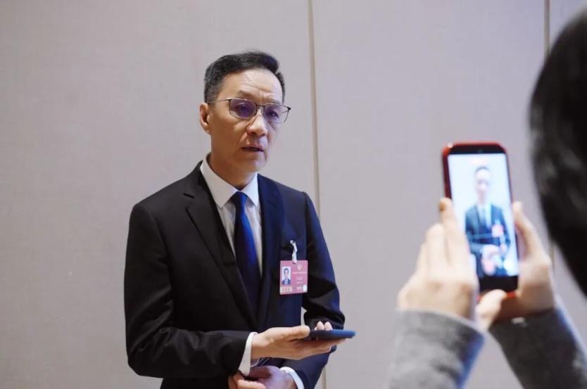 央视怒批！“绝望的文盲”丢脸到国外，冯远征的话终于有人信了  2024年1