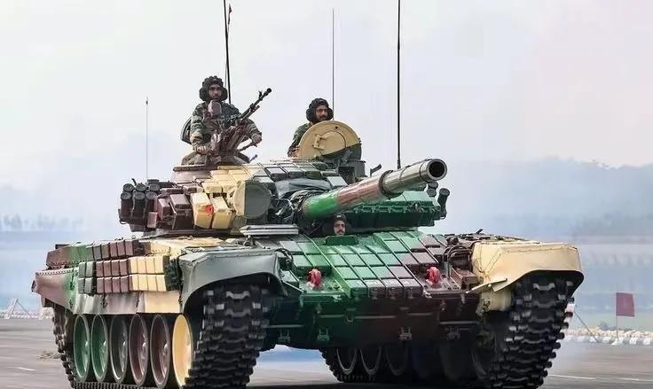 据新德里电视台（NDTV）报道，印度陆军装备的T-72主战坦克在5月7日至10日