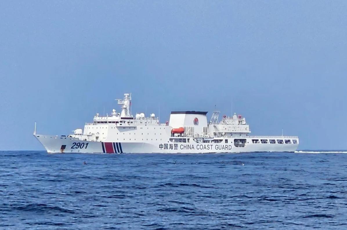 海警、交通运输部相继在台湾岛以东海域开展巡航作业，岛内舆论直言，短短十天内，这片