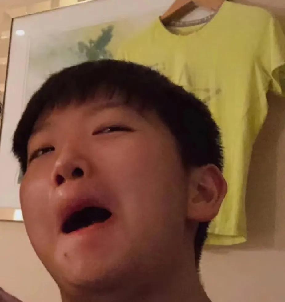 当莎莎没比赛的时候，想她就只能考古～这俩表情包必须存！#孙颖莎##国乒考古#