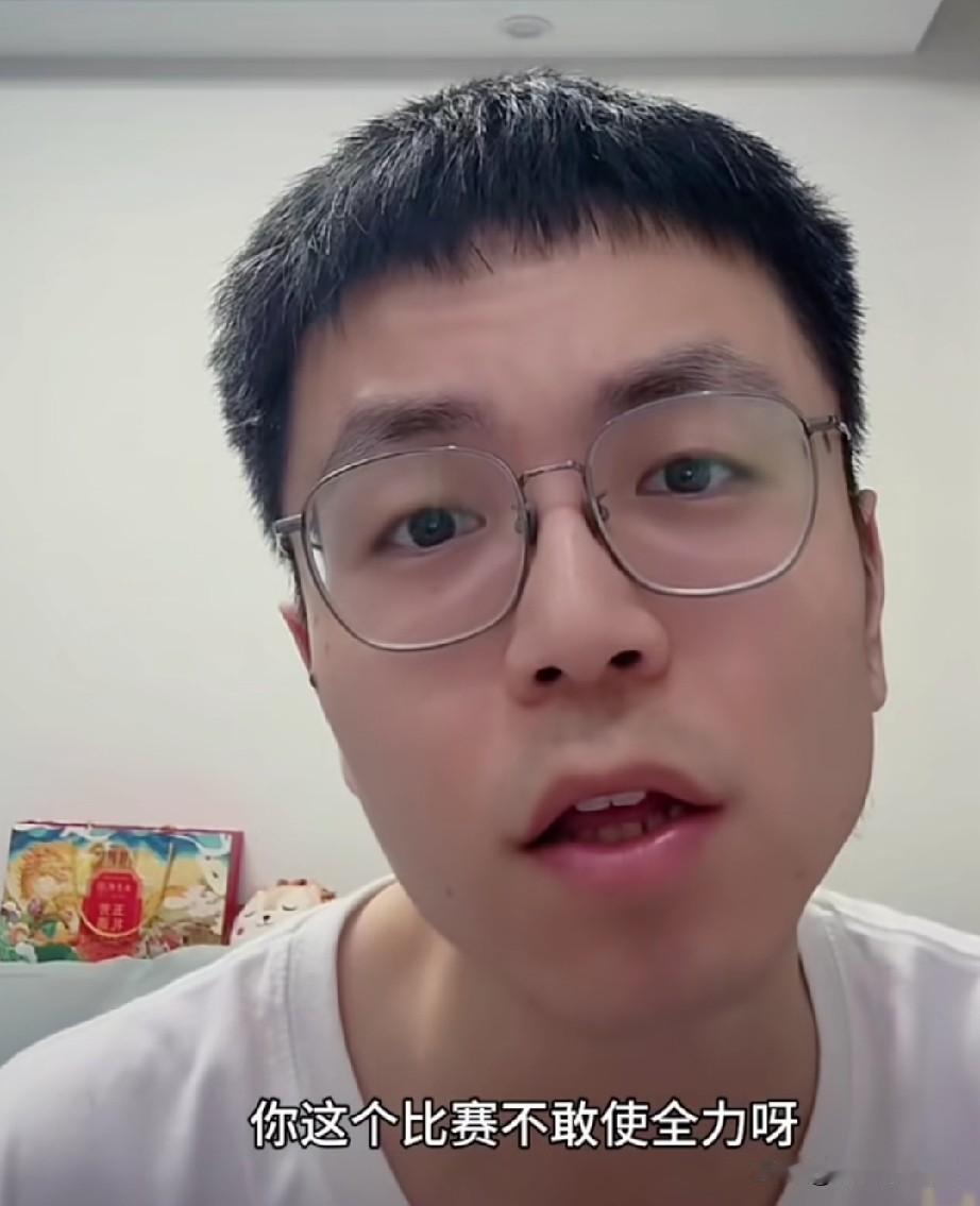 咪咕解说小钱:口上不说王楚钦，句句离不开王楚钦！他说:乒超联赛，主力不敢