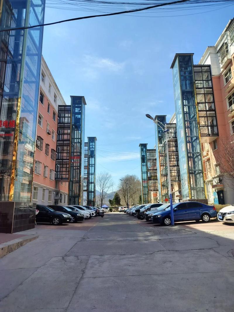 两种房子相比：电梯高层与楼梯低层相比，谁更加值钱呢？未来城市的核心区，是电梯