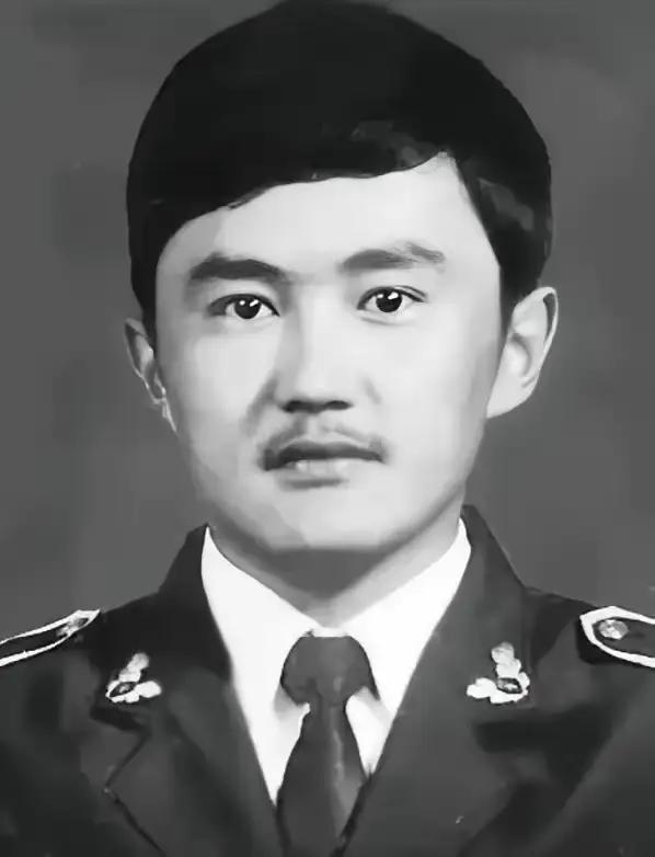 人死之前是有预兆的。1994年哈萨克族民警赛尔江吃完晚饭对妻子说“你今天做的饭特