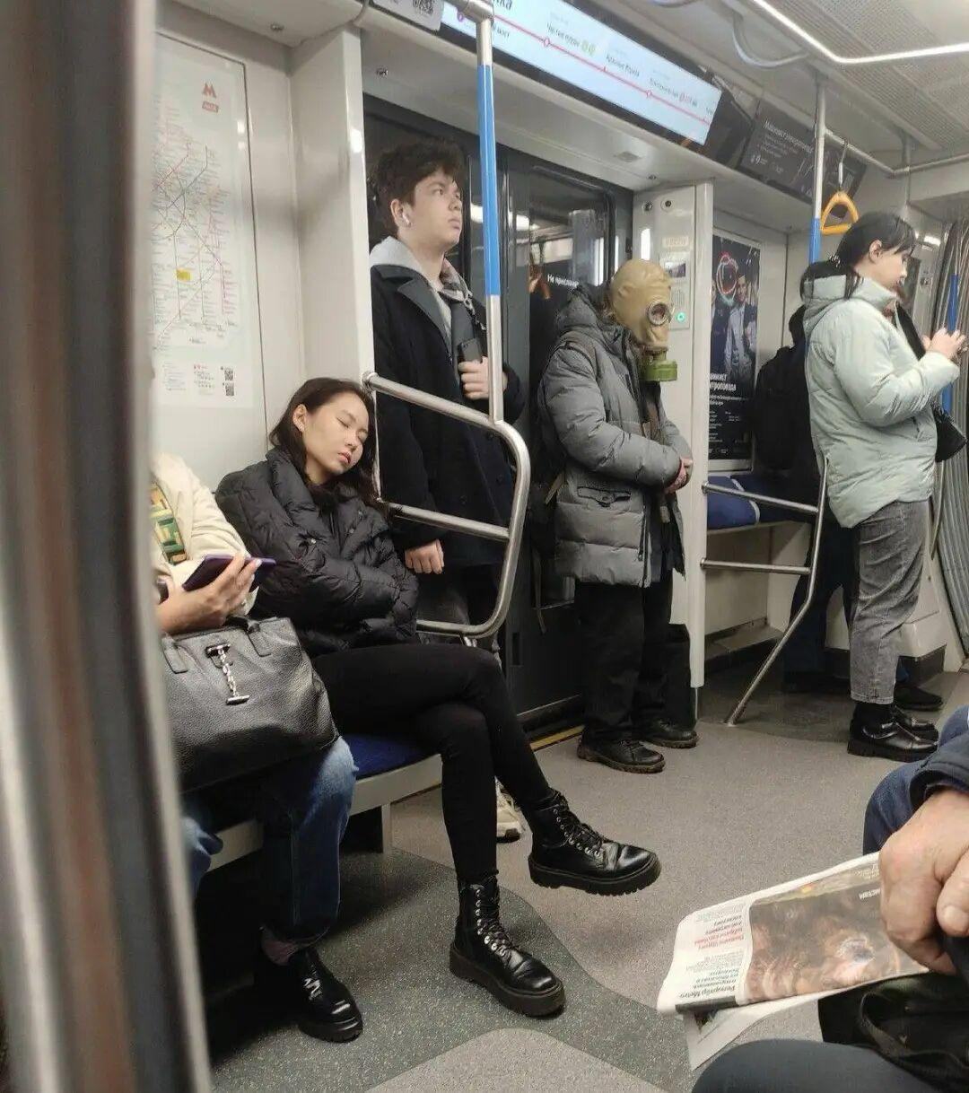 那哥们应该不会被传染感冒