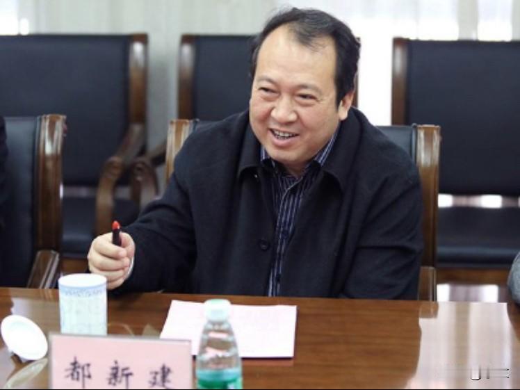 山西晋城无烟煤矿业集团的都新建快70岁了还上了热搜，他出生在五十年代，有着研究生