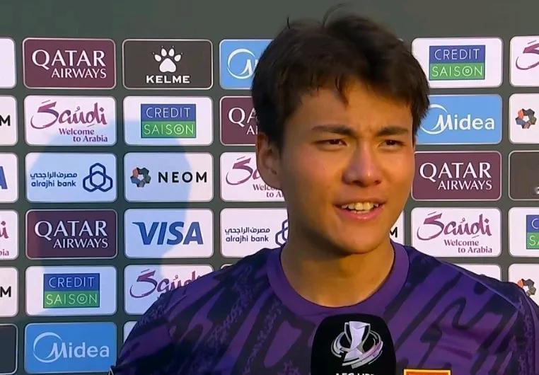 国足神奇门将李昊透露了能扑出对手点球的原因。他在赛后接受采访时表示，其实在赛前