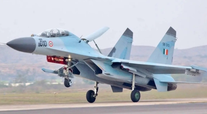J10CE击落印军Su-30MKI为何热度远不如阵风?我就说价格，阵风是法国是按