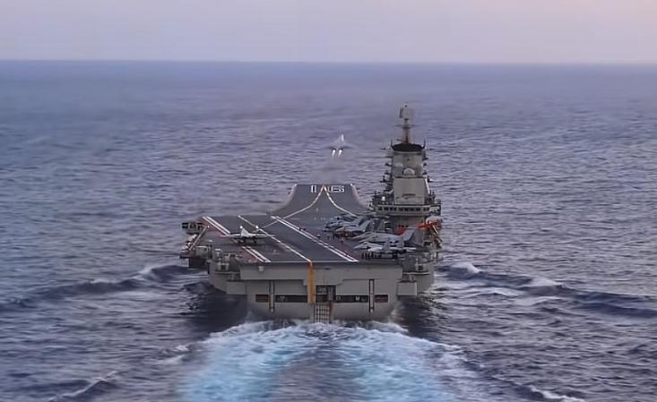 随着日本加贺号准航母南下迎战我北上的辽宁舰，中日之间的军事争锋越来越有味道了。