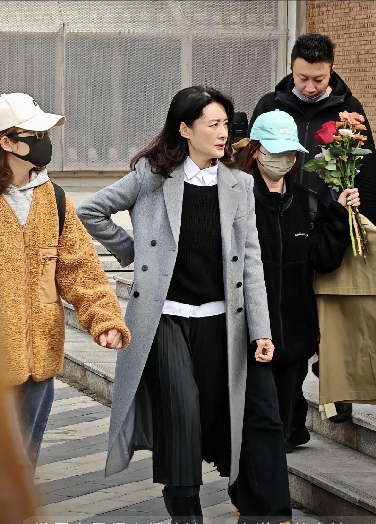 这是周涛吗？差点认不出来，容颜有变，气质未改，都已经58岁了，看上去依然很年轻！