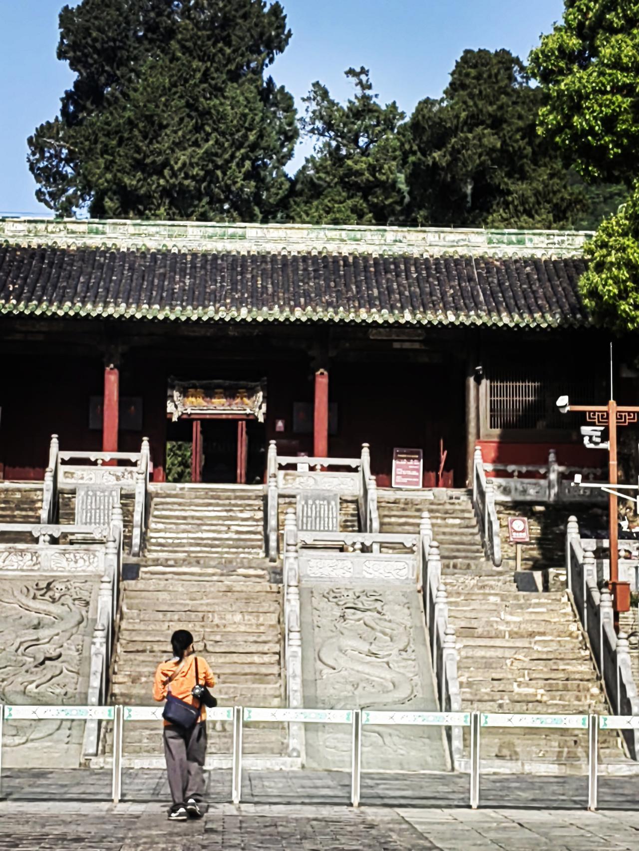 当你家的男人一次又一次地背叛你倘若有一天他遭遇不测比如出了车祸小三卷着钱